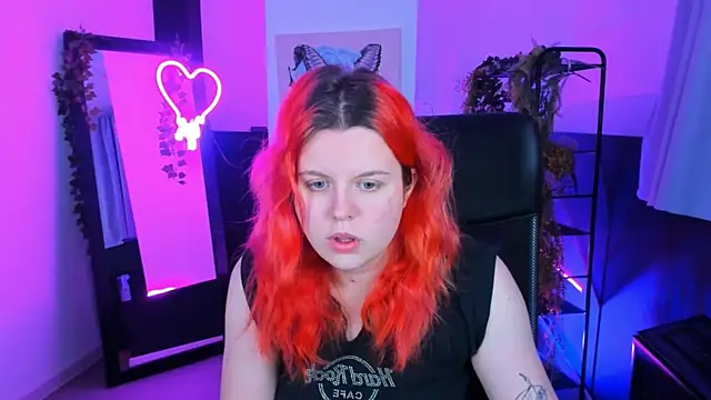 NielletaBlossom online show from February 19, 5:05 am