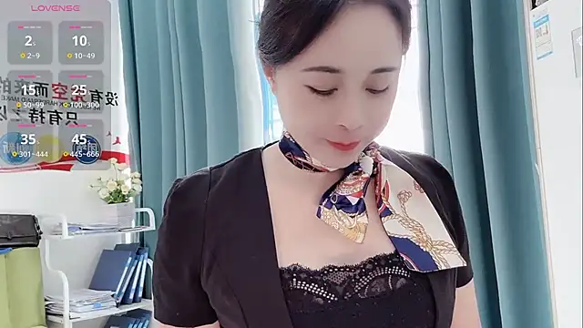 Qwi-V1 online show from September 9, 2:22 am