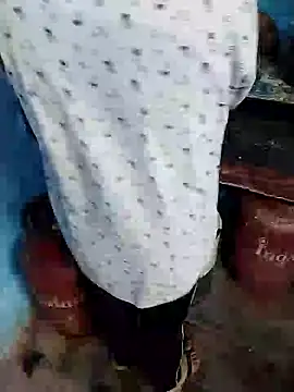 Snapshot of bobbyronak chatting on December 21, 2:52 am bobbyronak online show from December 21, 2:52 am