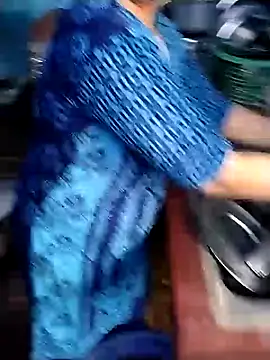 Snapshot of bobbyronak chatting on January 27, 5:36 am bobbyronak online show from January 27, 5:36 am