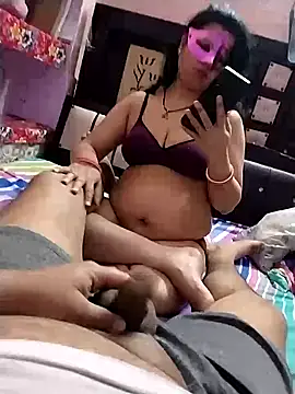 Snapshot of bobbyronak chatting on February 4, 6:49 pm bobbyronak online show from February 4, 6:49 pm