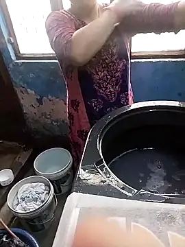 Snapshot of bobbyronak chatting on February 16, 3:26 am bobbyronak online show from February 16, 3:26 am