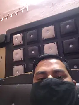 Snapshot of bobbyronak chatting on February 22, 6:41 pm bobbyronak online show from February 22, 6:41 pm