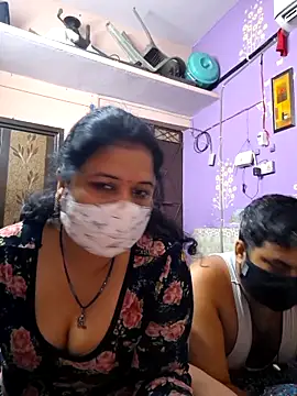 Snapshot of bobbyronak chatting on September 18, 9:39 pm bobbyronak online show from September 18, 9:39 pm