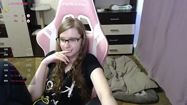 Snapshot of Tomato_Tease chatting on October 6, 12:46 pm Tomato Tease online show from October 6, 12:46 pm