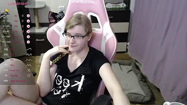 Snapshot of Tomato_Tease chatting on October 27, 4:00 pm Tomato Tease online show from October 27, 4:00 pm