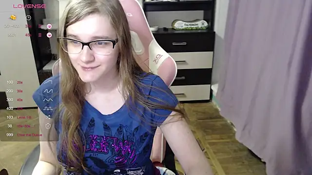 Snapshot of Tomato_Tease chatting on November 13, 4:17 pm Tomato Tease online show from November 13, 4:17 pm