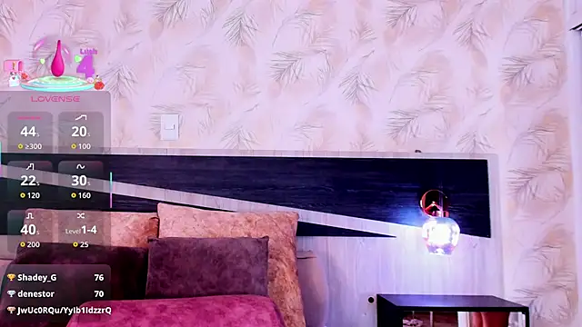 nicolle pierce online show from December 4, 1:20 pm