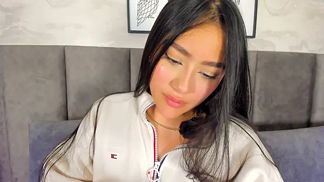 nicolle pierce online show from December 18, 11:33 pm