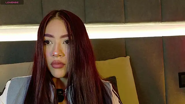 nicolle pierce online show from April 12, 10:42 am