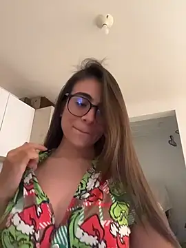 Snapshot of MariaIsabella8 chatting on May 19, 9:43 pm MariaIsabella8 online show from May 19, 9:43 pm