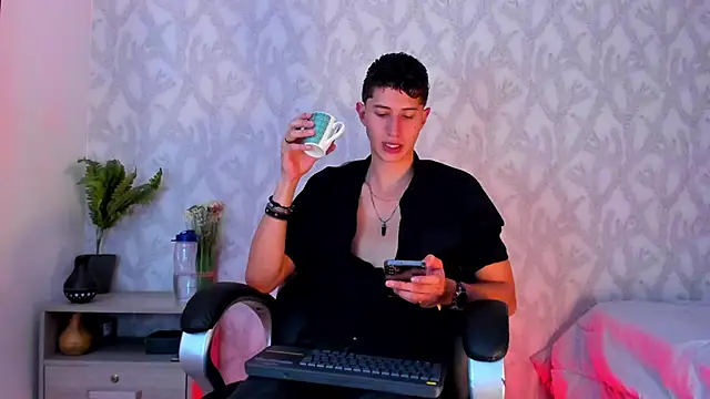 Dorianmistery2322  online show from January 22, 7:25 am