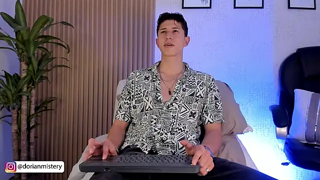 Dorianmistery2322  online show from September 15, 12:43 am