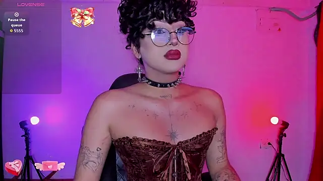 Snapshot of Heka_Prudence chatting on April 30, 1:01 am Heka Prudence online show from April 30, 1:01 am
