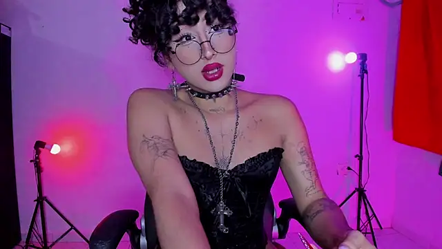 Snapshot of Heka_Prudence chatting on May 18, 4:07 am Heka Prudence online show from May 18, 4:07 am