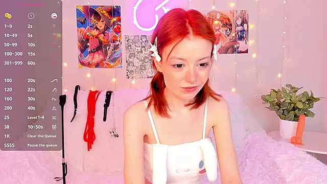 Ari lavellan online show from December 11, 1:37 am