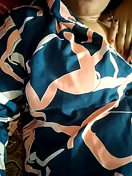 Royalgirl667 online show from December 10, 8:40 am