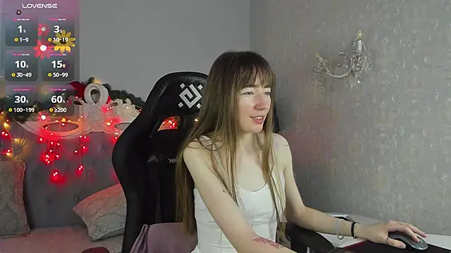 MillicentFarrell online show from January 17, 8:34 am