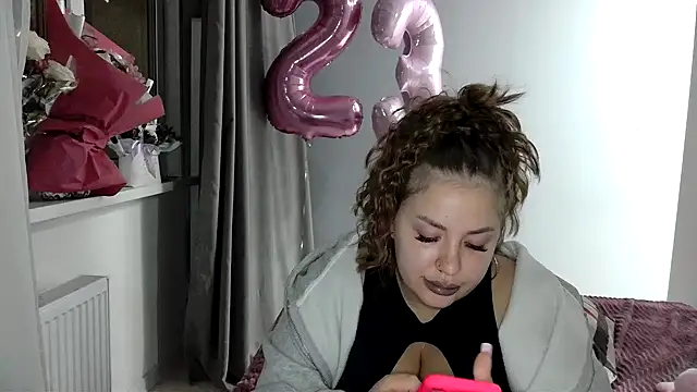 96CHloe96 online show from January 20, 8:18 pm