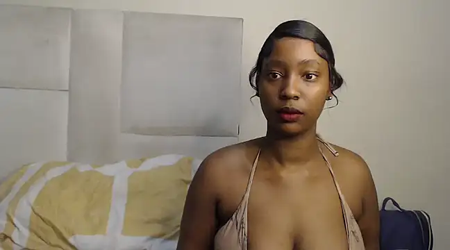 Snapshot of Spicey-Cheekss chatting on December 5, 8:55 pm Spicey-Cheekss online show from December 5, 8:55 pm