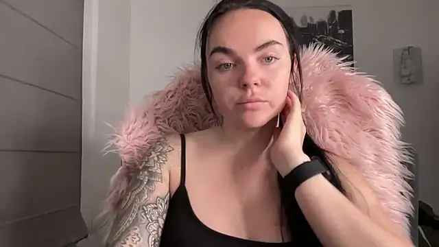 yorkshiregal online show from December 11, 6:47 am