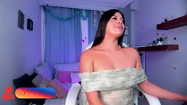 MiaDlucca online show from October 17, 9:39 pm