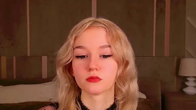 Snapshot of NaomiLoys chatting on February 9, 5:11 pm NaomiLoys online show from February 9, 5:11 pm