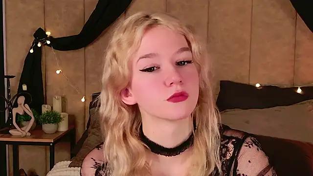 Snapshot of NaomiLoys chatting on February 22, 6:41 pm NaomiLoys online show from February 22, 6:41 pm