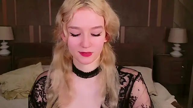 Snapshot of NaomiLoys chatting on February 24, 8:03 pm NaomiLoys online show from February 24, 8:03 pm