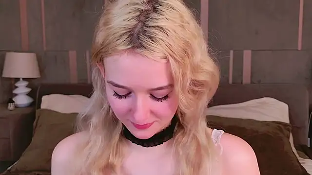 Snapshot of NaomiLoys chatting on March 6, 11:53 pm NaomiLoys online show from March 6, 11:53 pm