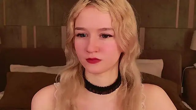 Snapshot of NaomiLoys chatting on March 10, 1:01 am NaomiLoys online show from March 10, 1:01 am