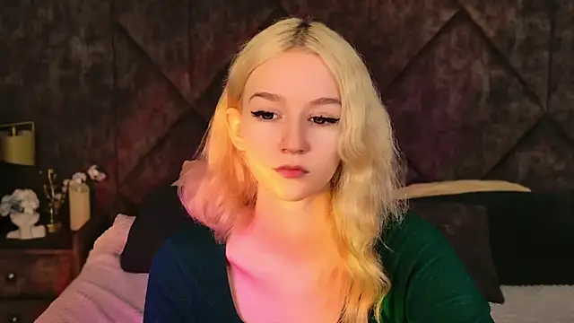 NaomiLoys online show from November 8, 10:37 am