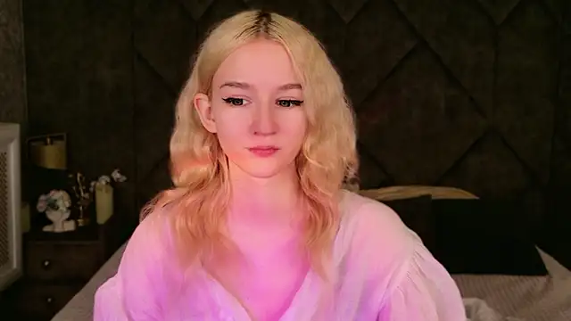 NaomiLoys online show from November 14, 10:58 am