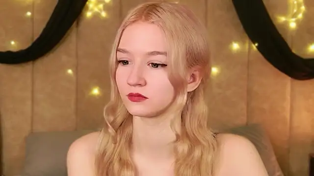 NaomiLoys online show from February 17, 10:45 am