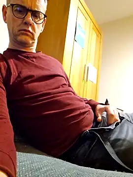 Hectorthyssen1 online show from February 14, 11:20 pm