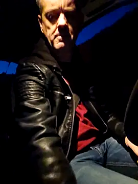 Hectorthyssen1 online show from November 5, 4:40 pm