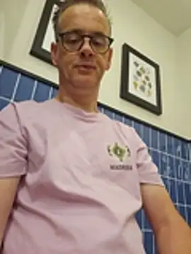 Snapshot of Hectorthyssen1 chatting on July 31, 8:47 am Hectorthyssen1 online show from July 31, 8:47 am