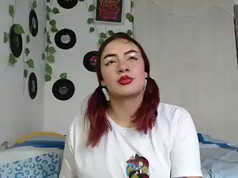 Hannafoster online show from December 4, 7:12 pm