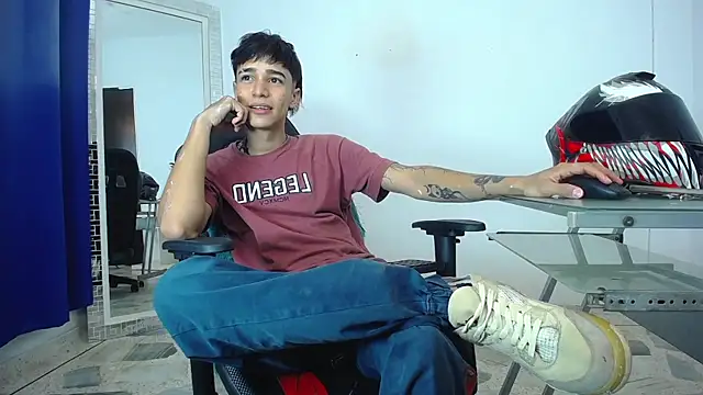 Snapshot of Zacktk7 chatting on December 2, 11:07 pm Zacktk7 online show from December 2, 11:07 pm