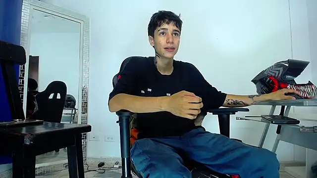 Snapshot of Zacktk7 chatting on January 8, 9:23 pm Zacktk7 online show from January 8, 9:23 pm