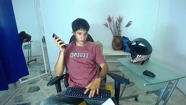 Snapshot of Zacktk7 chatting on January 27, 5:04 pm Zacktk7 online show from January 27, 5:04 pm