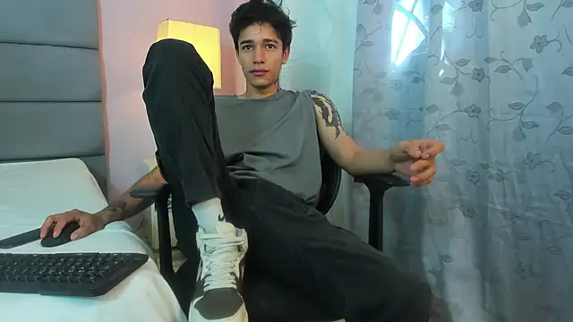 Snapshot of Zacktk7 chatting on January 29, 2:32 pm Zacktk7 online show from January 29, 2:32 pm