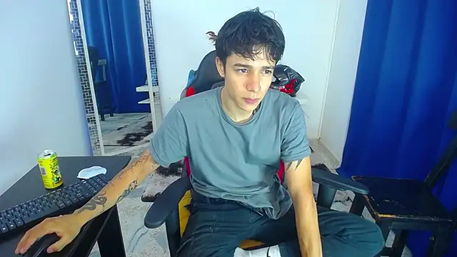 Snapshot of Zacktk7 chatting on January 29, 9:39 pm Zacktk7 online show from January 29, 9:39 pm