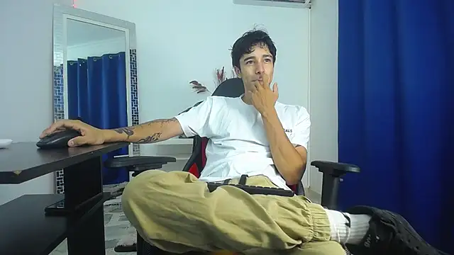 Snapshot of Zacktk7 chatting on January 30, 8:53 pm Zacktk7 online show from January 30, 8:53 pm