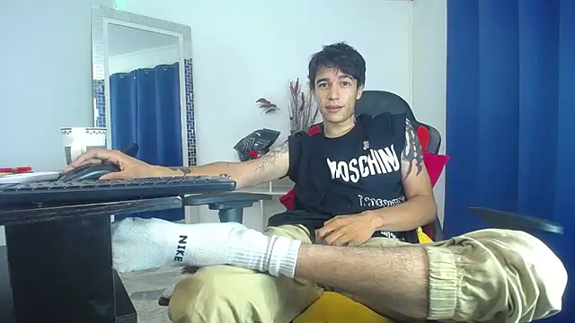 Snapshot of Zacktk7 chatting on January 31, 11:45 pm Zacktk7 online show from January 31, 11:45 pm