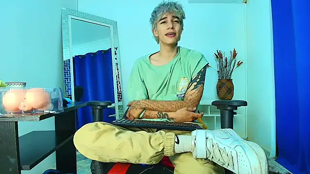 Snapshot of Zacktk7 chatting on February 28, 8:07 pm Zacktk7 online show from February 28, 8:07 pm