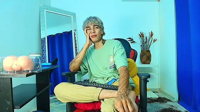 Snapshot of Zacktk7 chatting on February 28, 11:12 pm Zacktk7 online show from February 28, 11:12 pm