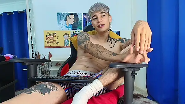 Snapshot of Zacktk7 chatting on March 10, 11:27 pm Zacktk7 online show from March 10, 11:27 pm