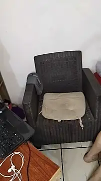 Snapshot of miketripi420 chatting on February 20, 5:26 am miketripi420 online show from February 20, 5:26 am