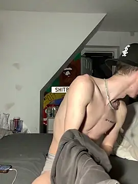 Snapshot of MikesWood21 chatting on January 13, 4:07 am MikesWood21 online show from January 13, 4:07 am